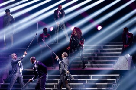 Jennifer Lopez, Türkiye'den sonra Endonezya'da konser verdi