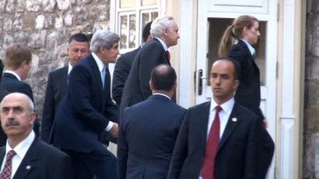 John Kerry Fener Rum Patrikhanesi'ni ziyaret etti