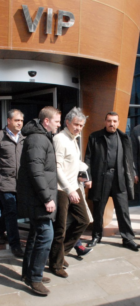 Jose Mourinho, Galatasaray'ı takip etmek için özel uçakla Kayseri’ye geldi