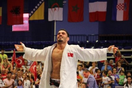 Judoda alınan 5 madalya camiayı sevindirdi