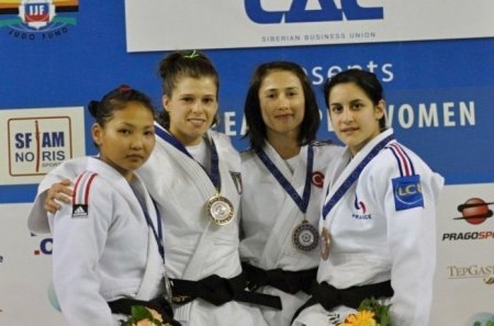 Judoda bayanlar Prag’dan iki gümüş, bir bronz madalya ile dönüyor