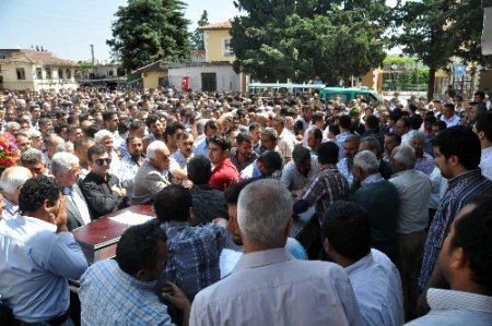 Kaçak akaryakıt deposundaki patlamada ölen 9 kişi toprağa verildi