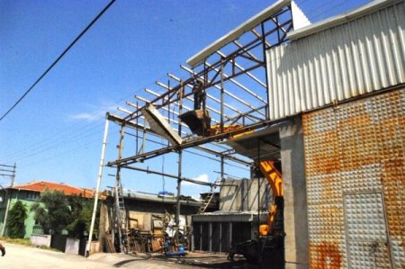 Kaçak Fabrika Yıkıldı