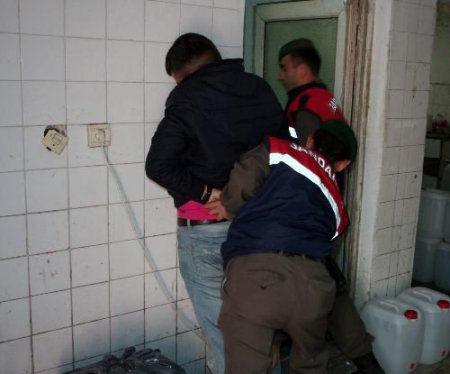 Kaçak İçki İmal Edilen Villaya Jandarma Baskını