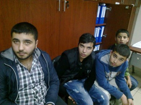 Kaçak içki imalathanesinde çocukları çalıştırdılar