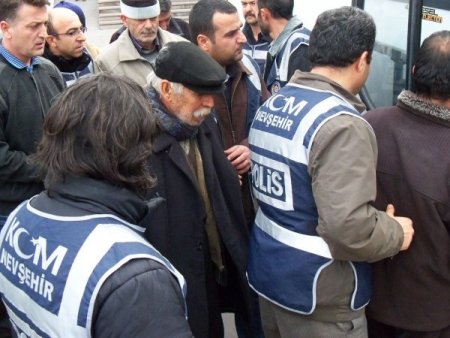 Kaçak Sigara Zanlıları Adliyeye Sevk Edildi