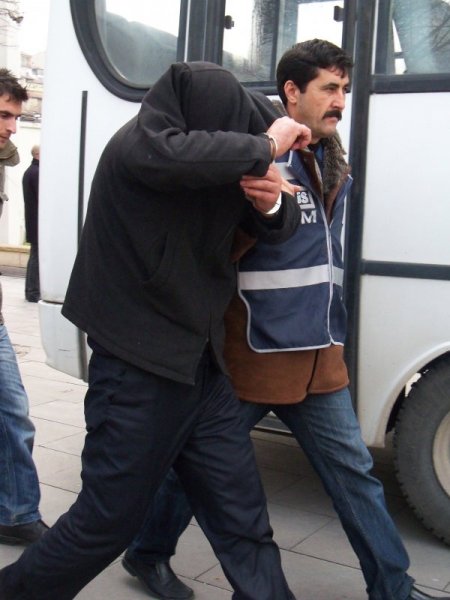 Kaçak Sigara Zanlıları Adliyeye Sevk Edildi