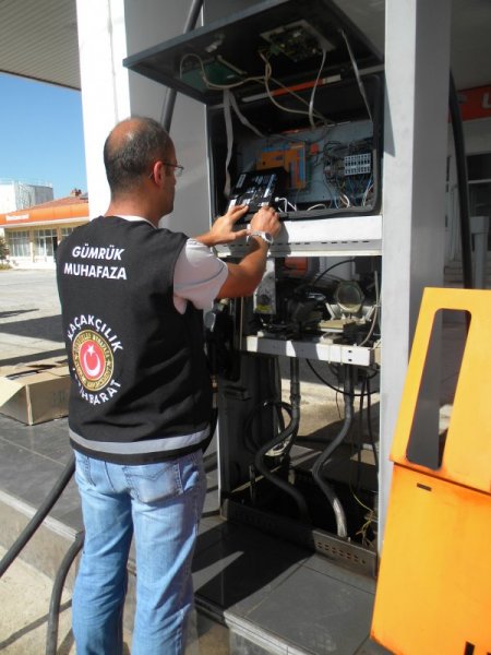 Kaçakçılar, İl Özel İdaresi'nin teslim ettiği akaryakıtları da satmış
