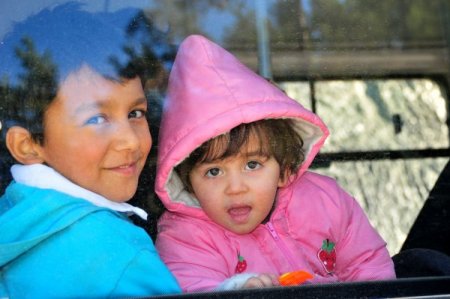 Kaçaklar tekne batıyor denilerek Fethiye'ye bırakıldı (2)