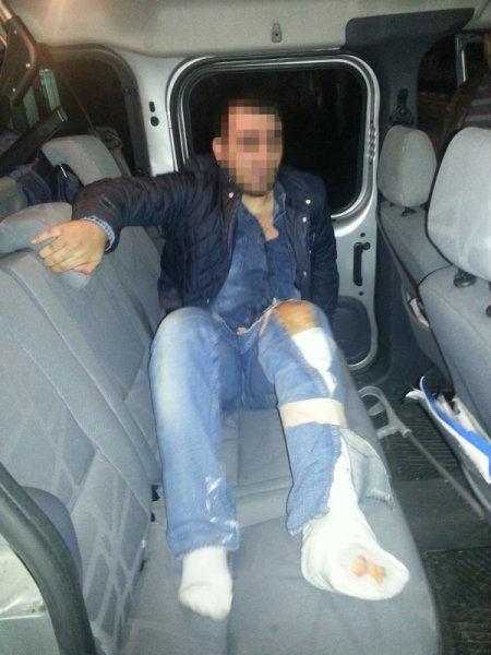Kaçarken ayağını kıran hırsız, koltuk değneğiyle adliyeye getirildi