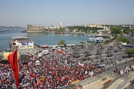 Kadıköy’de 1 Mayıs coşkusu