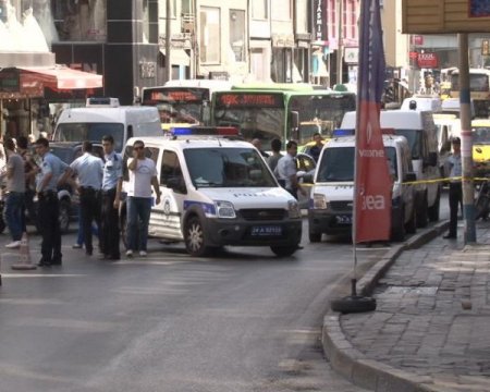 Kadıköy'de şüpheli paket alarmı (Özel)