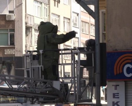 Kadıköy'de şüpheli paket alarmı (Özel)