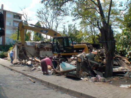 Kadıköy'de Yıkım Gerginliği