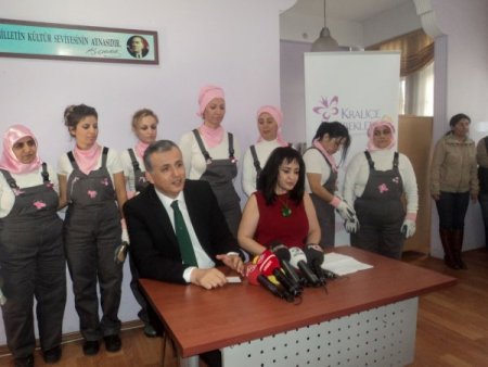 Kadın Boya Ustaları İşe Okul Boyayarak Başladı