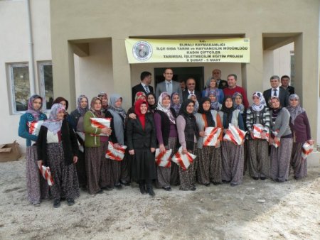 Kadın Çiftçilere Yönelik Tarımsal İşletmecilik Eğitim Projesi Tamamlandı