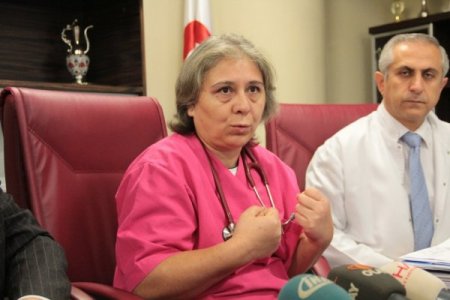 Kadın doktora acil serviste kadın dayağı