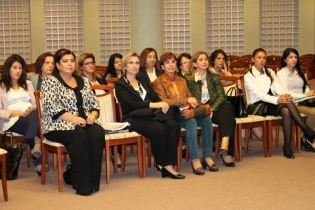 Kadın girişimcilere 'Aile Şirketlerinin Devamlılığı' konulu seminer