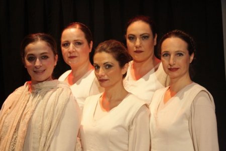 'kadın Hayattır Memattır Kadın' Oyunu Seyircilerle Buluşuyor