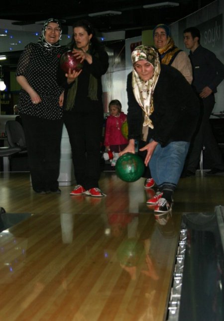 Kadın Kursiyerler, Hayatlarında İlk Kez Bovling Oynadı