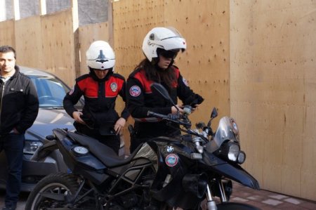 Kadın yunuslar zehir tacirini 200 paket uyuşturucuyla yakaladı (Özel)