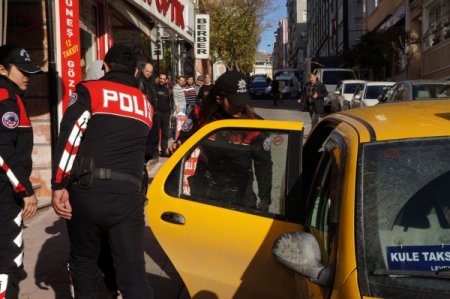 Kadın yunuslar zehir tacirini 200 paket uyuşturucuyla yakaladı (Özel)