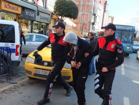 Kadın yunuslar zehir tacirini 200 paket uyuşturucuyla yakaladı (Özel)