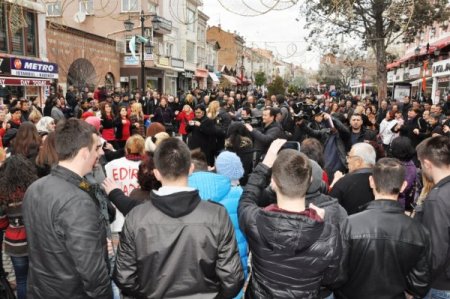 Kadına karşı şiddete müzikli danslı tepki