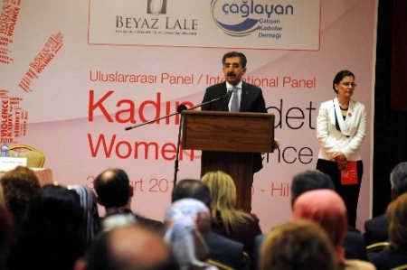 'Kadına şiddet uygulayan erkek toplumdan dışlanırsa sorun çözülür'