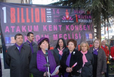 Kadına uygulanan şiddeti, dans ederek protesto ettiler