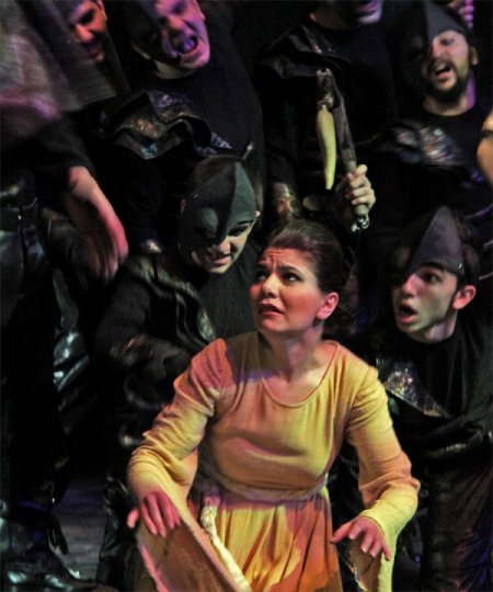 Kadına Yönelik Şiddet 'İyatro' İle Eleştirilecek!