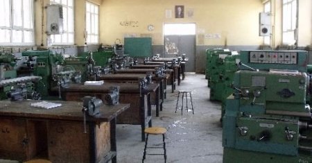 Kadınhanı'na Gelen İlk Bilgisayarlı Torna Tezgahı Meslek Lisesi Öğrencilerini Sevindirdi