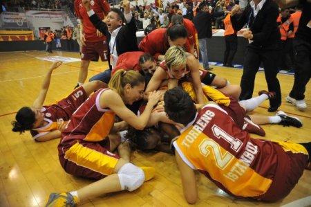 Kadınlar Basketbol Türkiye Kupası'nı Galatasaray kazandı