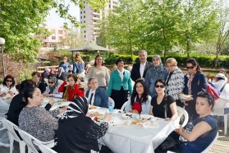 Kadınlar Birliği üyeleri Kozan'ı gezdi