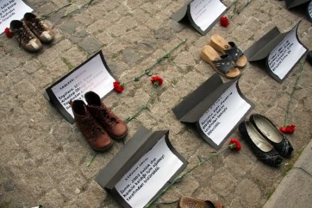 Kadınlar Diyarbakır'da Şiddete Karşı Yürüdü