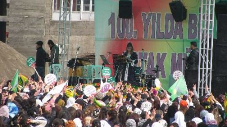 Kadınlar Günü'nü 'keledoş' Yiyerek Kutladılar