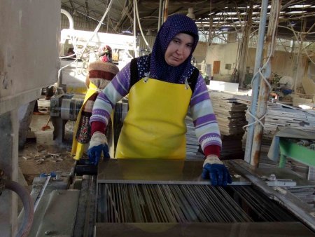 Kadınlar Günü'nü mermer işleyerek geçirdiler