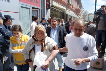 Kadınlar Hamamda Çamaşır Suyundan Zehirlendi (2)