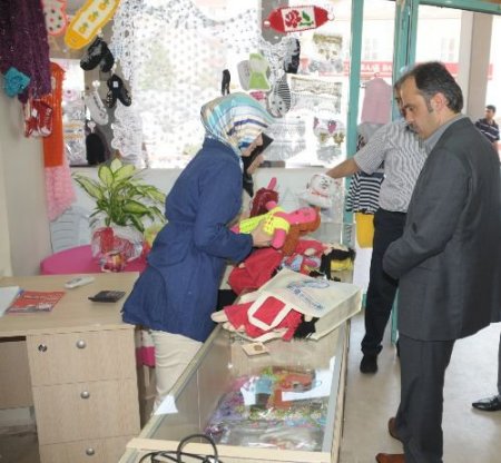 Kadınlar Hem Üretip Sattı