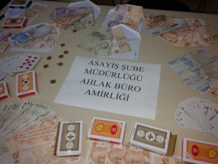 Kadınlar 'kumar günü'nde basıldı