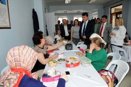 Kadınlar mahallelerinde meslek sahibi oluyor