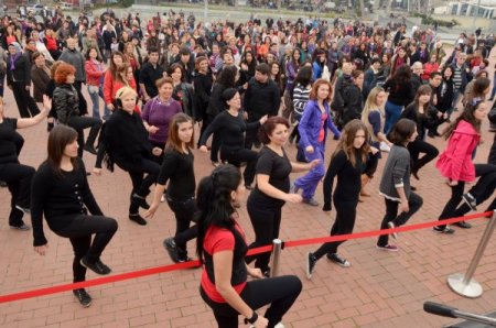 Kadınlar şiddete dansla cevap verdi