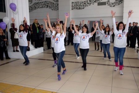 Kadınlar şiddete karşı dans ettiler