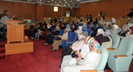 Kadınlara etkili iletişim semineri