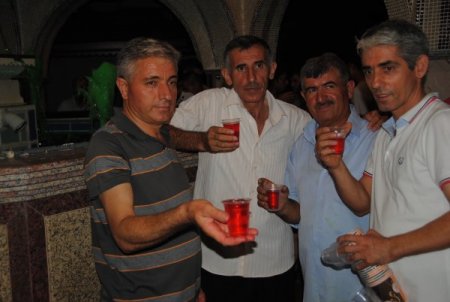 Kadir Gecesi'nde Musluklarından 3 Ton Osmanlı Şerbeti Aktı