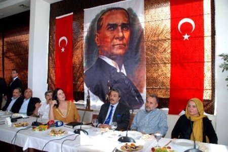 Kadir İnanır: Kan akmasın diye bu oluşumdayım