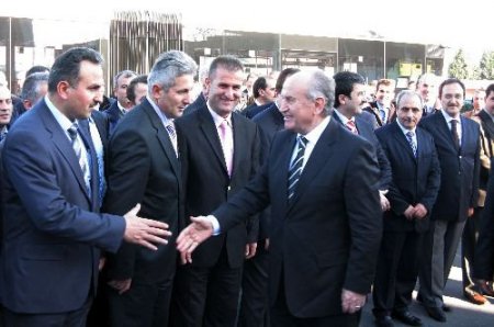 Kadir Topbaş: Metrobüs Zammına Tepki Haklı, Ancak Zarar Eden Kurumda Zam Zorunluydu