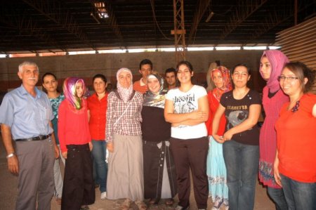 Kadirli’de bayan mobilyacılar yetişiyor