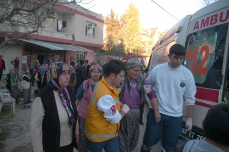 Kadirli’de çıkan yangında 2 kişi dumandan zehirlendi