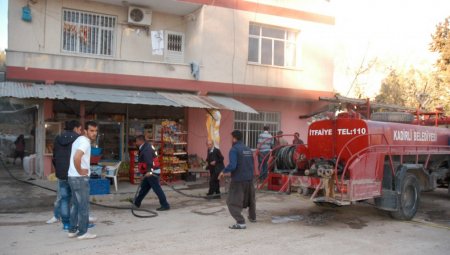 Kadirli’de çıkan yangında 2 kişi dumandan zehirlendi